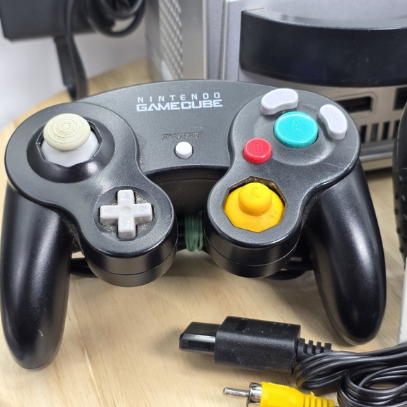 Nintendo GameCube Platinum Console DOL-101 Complete W/ 2 controllers/Mem Card - Picture 8 of 13